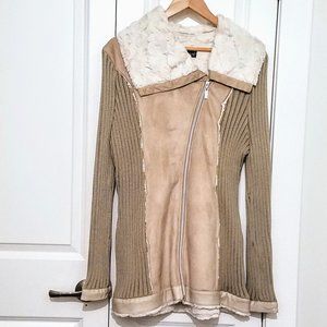 Venus Zipper Sweater with a Faux Fur Trim